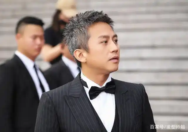 《银河补习班》邓超子欲养亲不待的虐心 寸头已有白发长成守护神