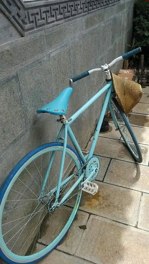 出一辆死飞自行车