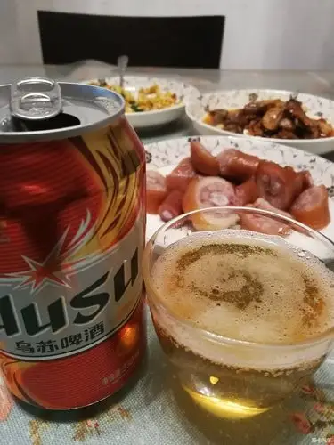 > 接着喝啤酒~~这就是传说中的粉象和冰熊嗦?