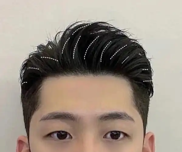 男生发型港风侧背男生发型港风侧背
