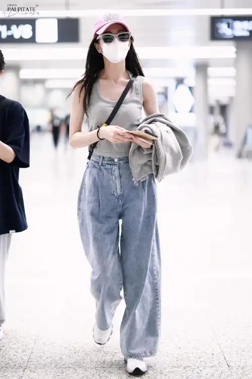 迪丽热巴公诉##迪丽热巴的机场穿搭##今日星拍放送