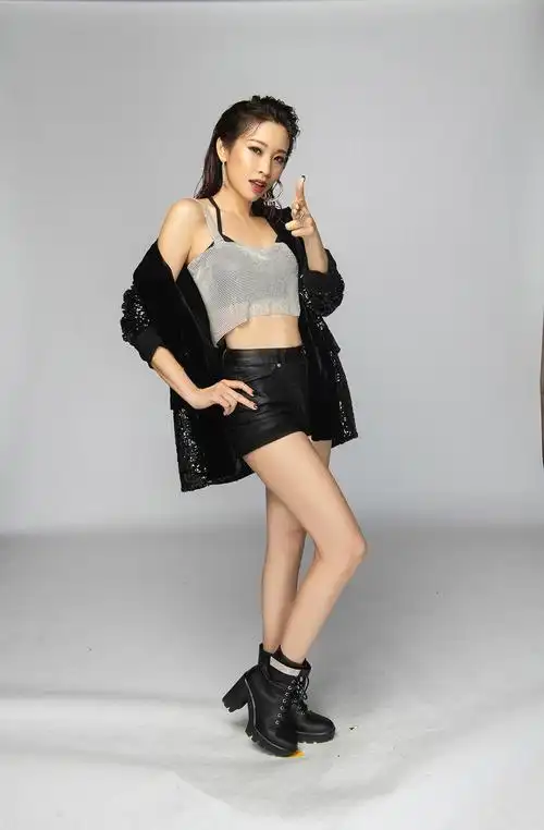 乘风破浪的姐姐cindy袁咏琳深情演绎小娘惹片尾曲看不穿