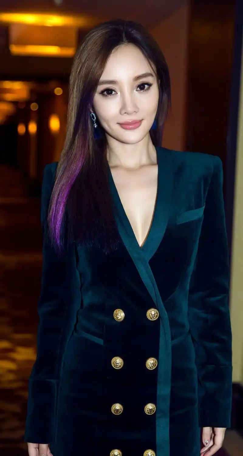 李小璐高清写真图集,皮肤白皙,美丽动人