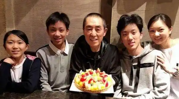 原创宁愿超生被罚748万张艺谋也不愿给孩子改身份原因令人敬佩