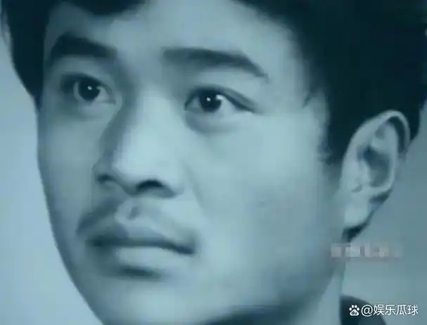 李琦年轻时的精神状态与现在完全不同.