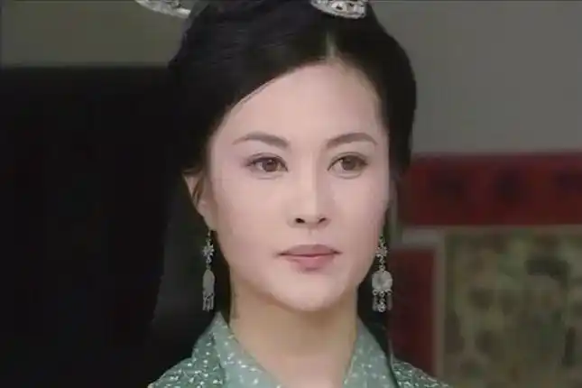 演员王菁华与初恋常戎有缘无分分手21年至今还未找到归宿