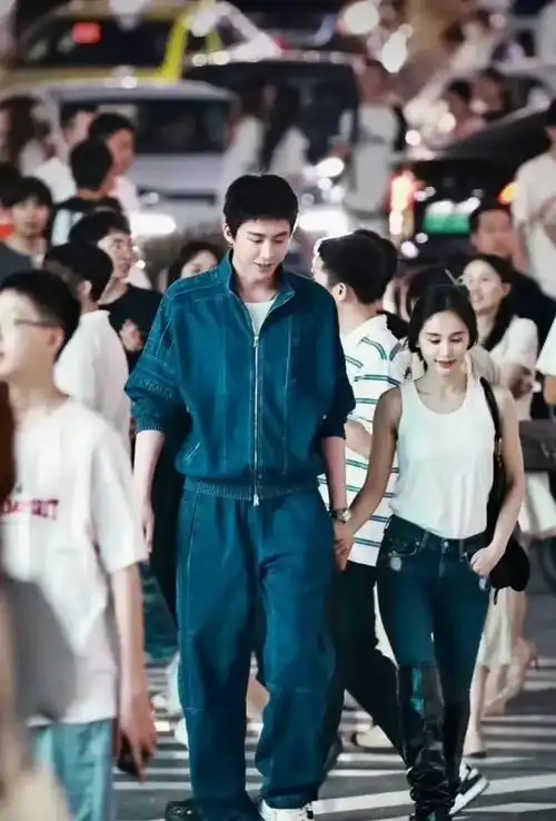 半杯香槟下肚就小脸通红|偶剧|王子文|李一桐|古装剧|华语音乐|实力派