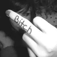 竖中指超拽的女生霸气头像看不见脸的各种鄙视手势