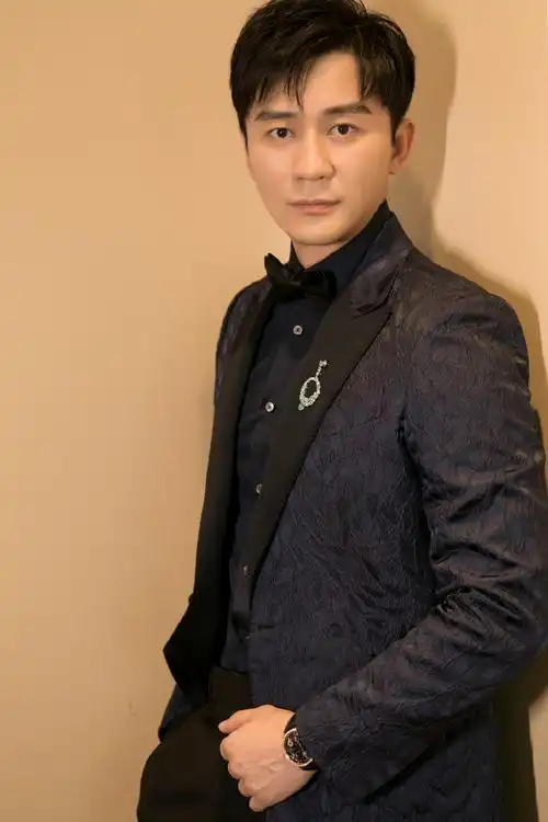 李晨超话#微博电影之夜#@李晨电影之夜,不断突破,坚持梦想,电影之梦不