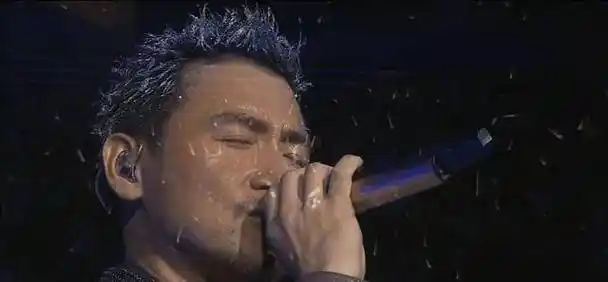 59岁张学友罕见出镜,胡子花白让人感慨,一代歌神终归老去?