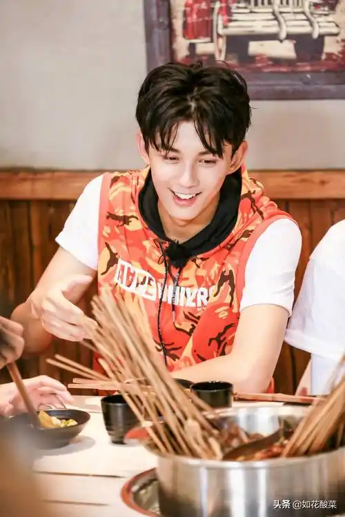 结合赵丽颖录制《拜托了冰箱》的时间,你就会明白吴磊的用心良苦.