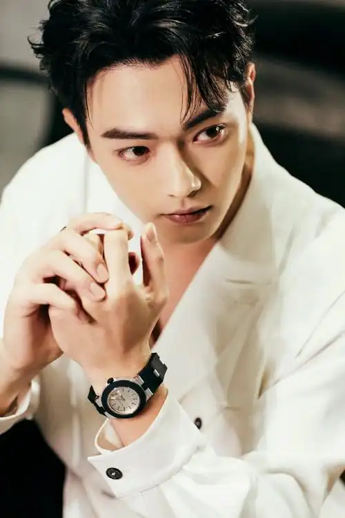 许凯爱的二八定律#【猪猪茶话会】这两天大家被许凯老师帅得七荤八刎