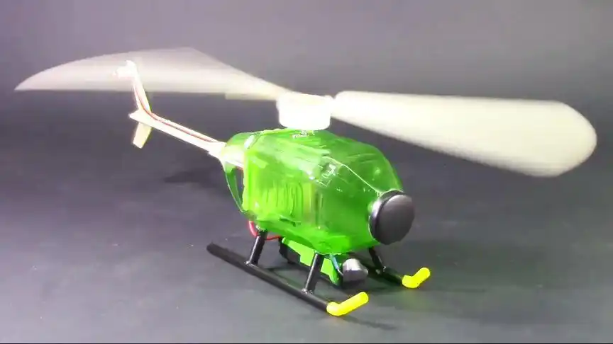 简直不敢相信!大神用塑料瓶制作了一架飞机,还可以飞起来