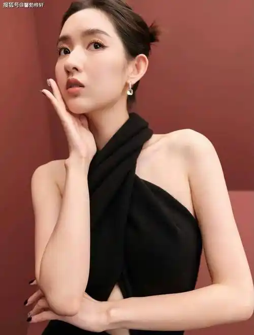 王玉雯:内地新晋女神,身高170 ,腿细如腰,魅力横扫内娱!