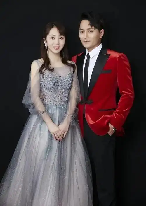 街头歌手云飞个人资料 街头歌手云朵云飞 - 歌词译