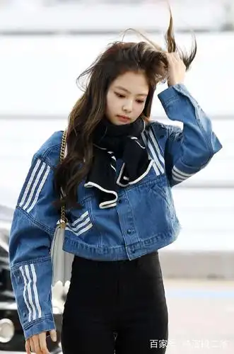 jennie金智妮机场私服,休闲不失品味,高级感十足