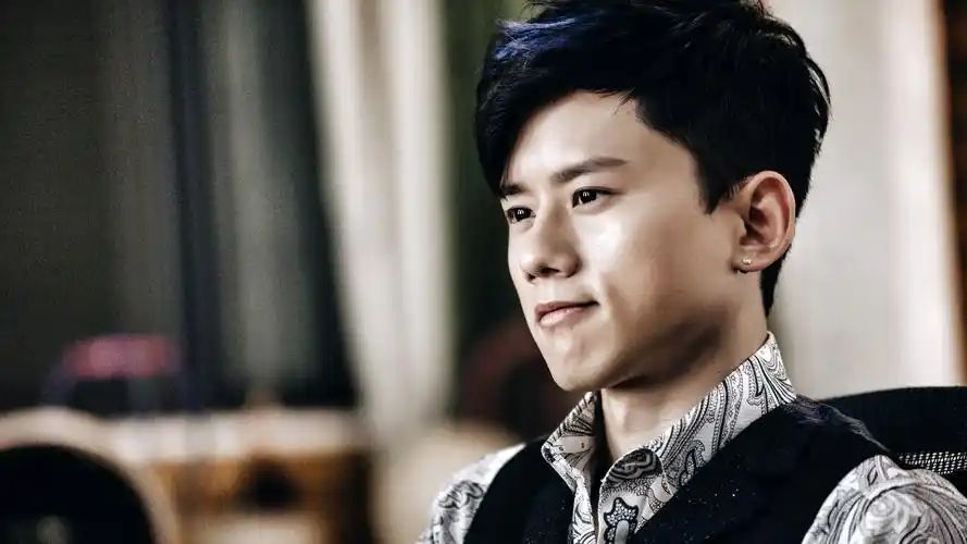 内地明星张杰明星风尚壁纸1