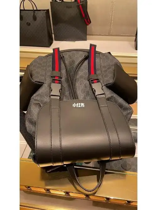 gucci男士双肩包