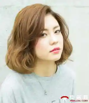 大饼脸适合什么发型修颜的短发设计