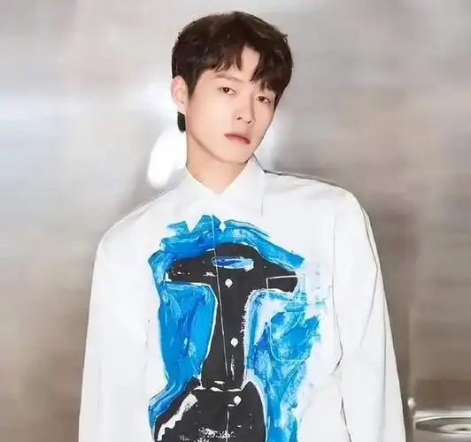 魏大勋在电视剧《孟宴臣》中的出色表现,使他一夜之间成为了备受瞩目