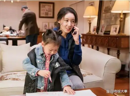 《庆余年2》:本来是冲着李沁去的,却被42岁的女n号惊艳了