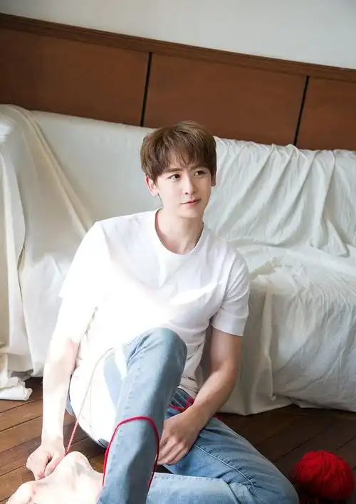 尼坤和jisoo惊喜出演《阿斯达年代记》