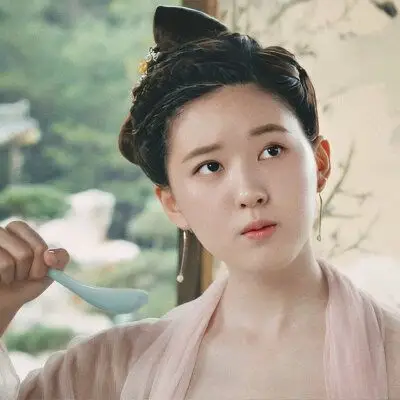 传闻中的陈芊芊|赵露思×陈芊芊. cr:ariana胡图图