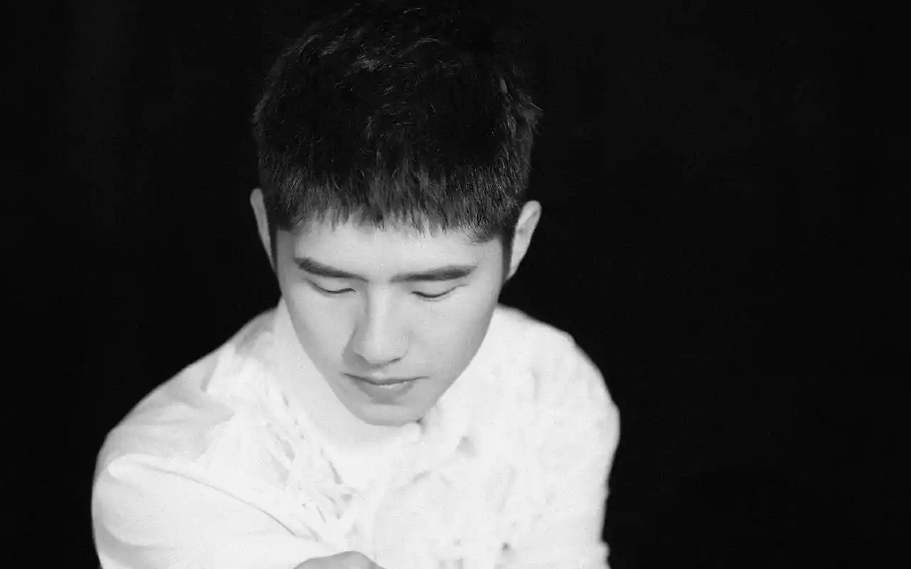 刘昊然帅气写真桌面壁纸