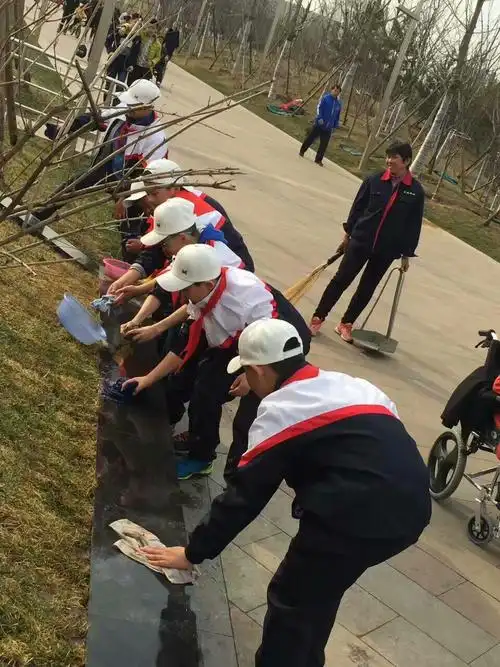 看到保洁阿姨的笑脸,让我们真正体会到了帮助别人的快乐