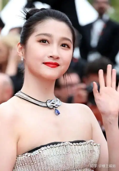 中国女星戛纳斗艳,张雨绮主打"露",巩俐关晓彤被黑裙子拖后腿 - 知乎