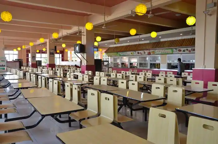 星级示范食堂 - 校园风光 - 重庆市轻工业学校『重点中职学校』