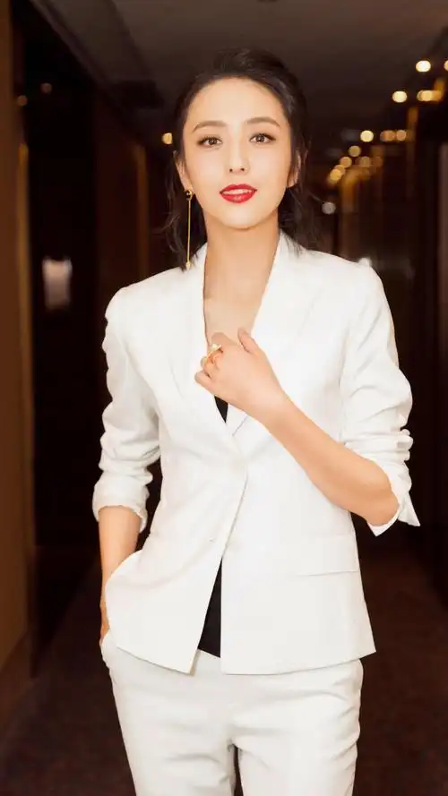 女星西装造型小赏,超a别有一番韵味!