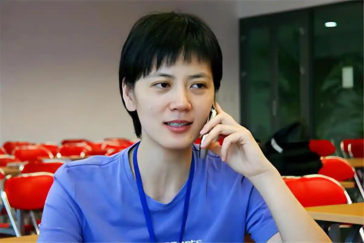 沈冰:曾经的"央视名嘴",嫁富商后锒铛入狱,如今她后悔过吗?