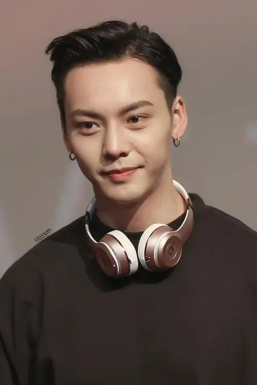 2022年|陈伟霆的经纪人是谁(更新至2022)-路路久商务网