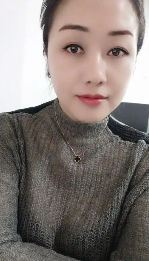 28岁离异女征婚照片(id:4431997)_香港征婚交友_我主良缘网