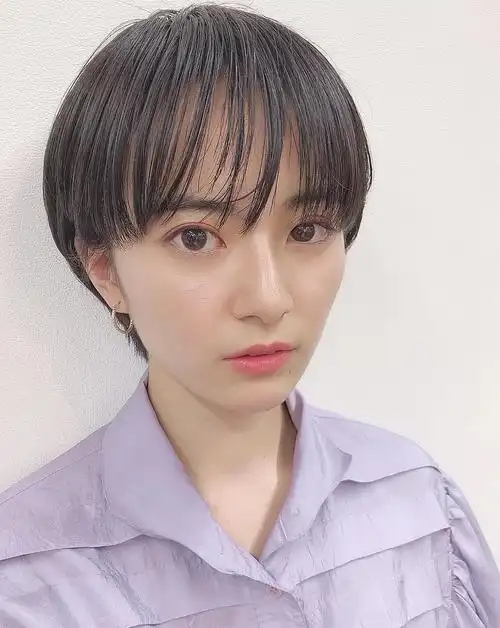 碎刘海层次短发