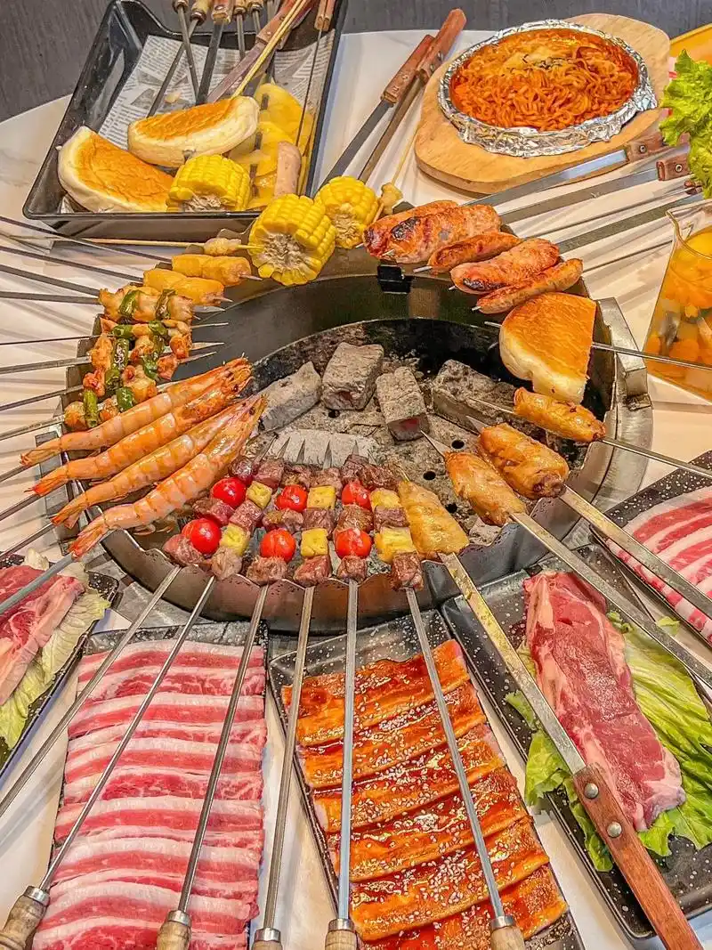 宁波这家烤肉有点东西!大铁签串 得劲👍.大铁签围炉烤肉🥩 - 抖音
