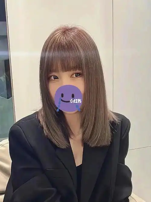 适合发际线高圆脸女生的减龄锁骨发