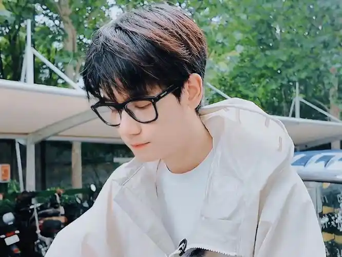 但是你怎么这么好笑啊胡先煦?