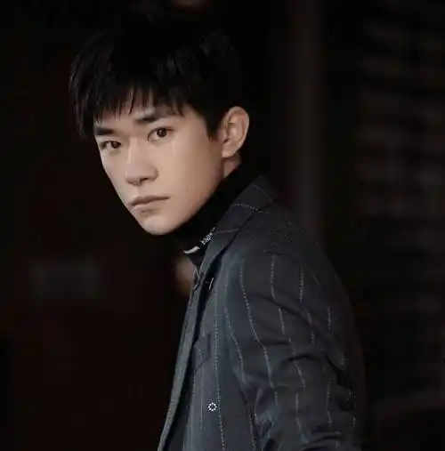 四大顶流上榜争第一,肖战的票数令人意想不到_王一博_king_易烊