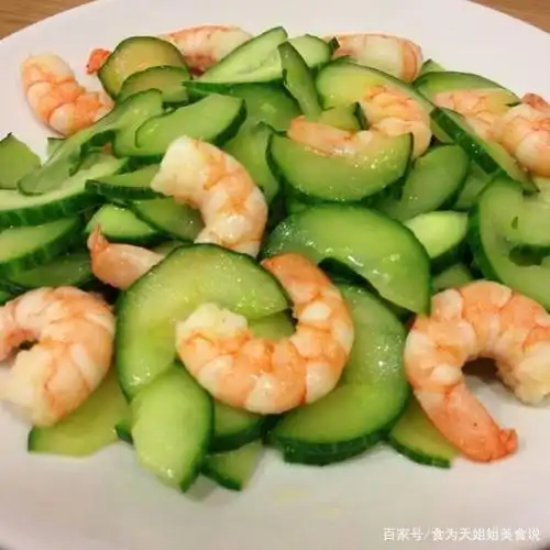 夏季火气较大,一根黄瓜一把虾仁,轻松做出美味小炒,减肥又去火