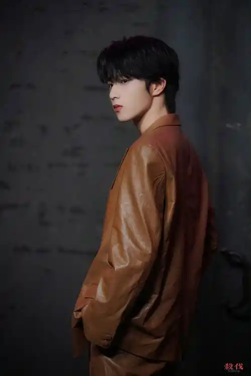 刘耀文|棕色|上班_新浪新闻