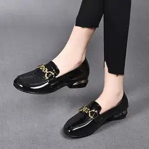 小皮鞋女2022年春季新款漆皮英伦风真皮平底乐福鞋软底一脚蹬单鞋
