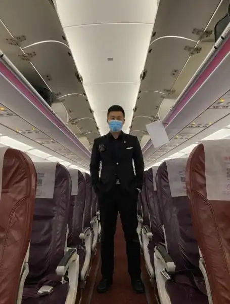 航空安全员高翔飞行和公益都是在圆梦