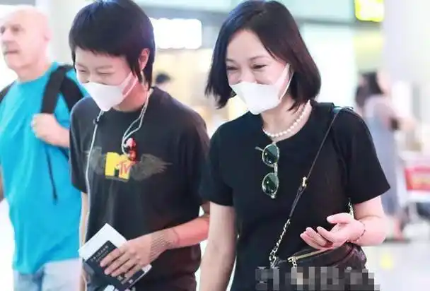 "京圈顶流"窦靖童:去世后遗产不给王菲,过年却陪周迅回老家