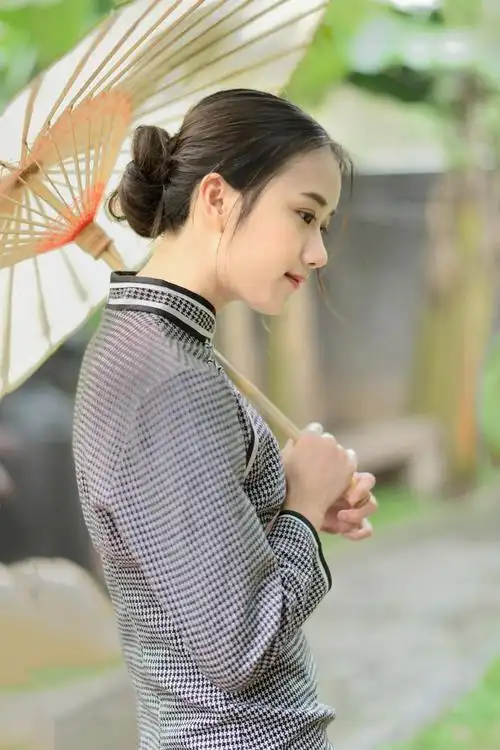 江南园林 旗袍女孩