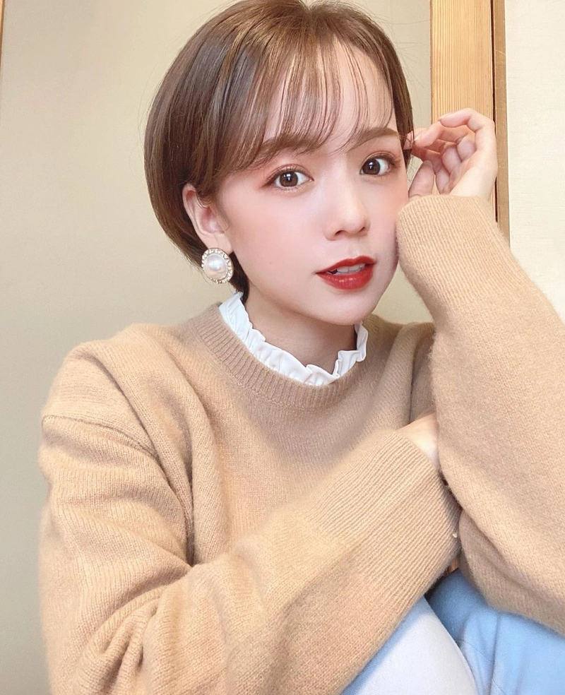 日系短发很温柔