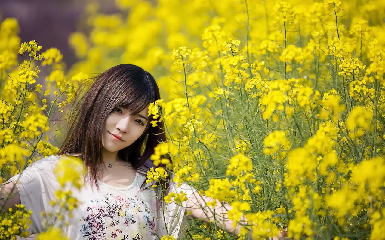 美人在花中,美如在画中,大陆-美女图片