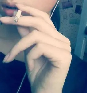 手里拿烟的头像手拿烟的头像图片大全