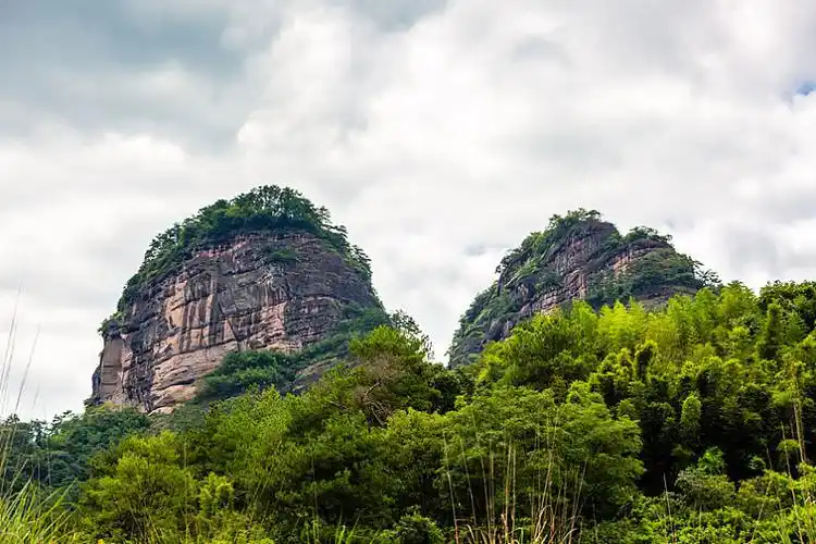 中国福建武夷山双乳峰_高清图片_全景视觉